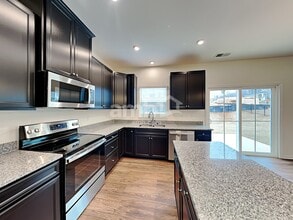 612 Hamilton Park Dr in Denver, NC - Building Photo - Building Photo