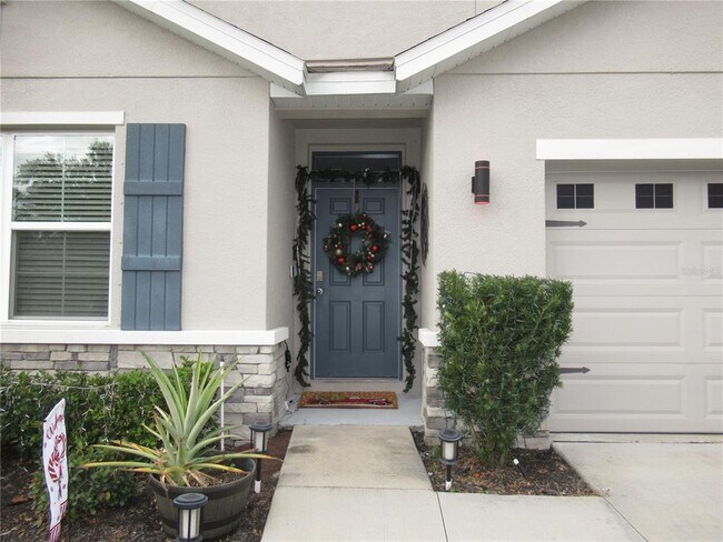 2440 Knight Island Dr in Brandon, FL - Building Photo - Building Photo