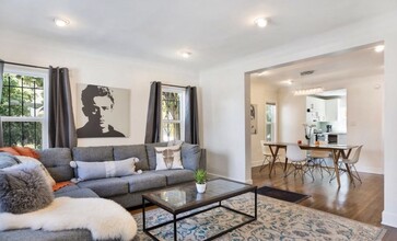 5150 Romaine St in Los Angeles, CA - Building Photo - Interior Photo