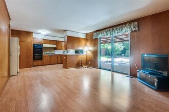 10722 Lathrop Dr in Dallas, TX - Building Photo - Building Photo