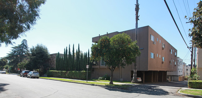 Seven Palms in Burbank, CA - Building Photo - Building Photo