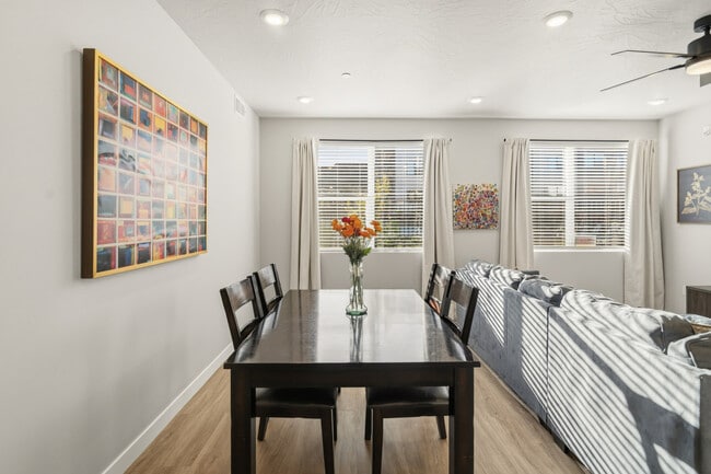 206 N Chapparell Dr in Hurricane, UT - Building Photo - Building Photo
