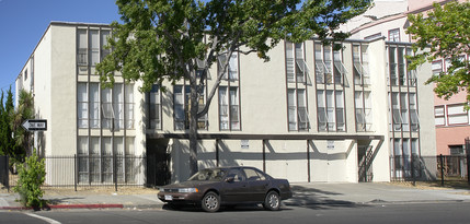 735 E 15th St in Oakland, CA - Building Photo - Building Photo