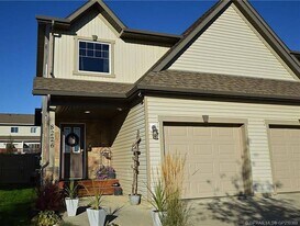 8226-8113 113 St in Grande Prairie, AB - Building Photo