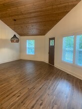 108 Suzanne Dr in Clinton, TN - Foto de edificio - Building Photo