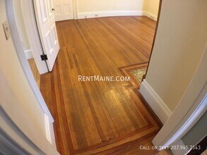 269 French St, Unit A in Bangor, ME - Foto de edificio - Building Photo