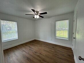 1201 S Throckmorton St in Sherman, TX - Building Photo - Building Photo