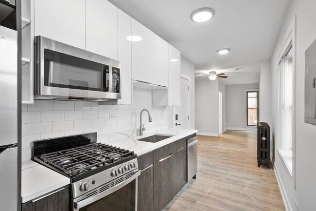 1651 W Jonquil Terrace in Chicago, IL - Building Photo - Building Photo