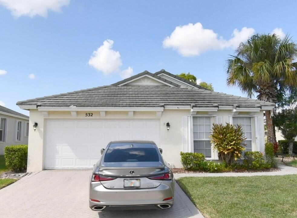 532 SW Indian Key Dr in Port St. Lucie, FL - Building Photo
