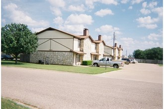 Towne North Luxury Apartments in Cleburne, TX - Building Photo - Building Photo