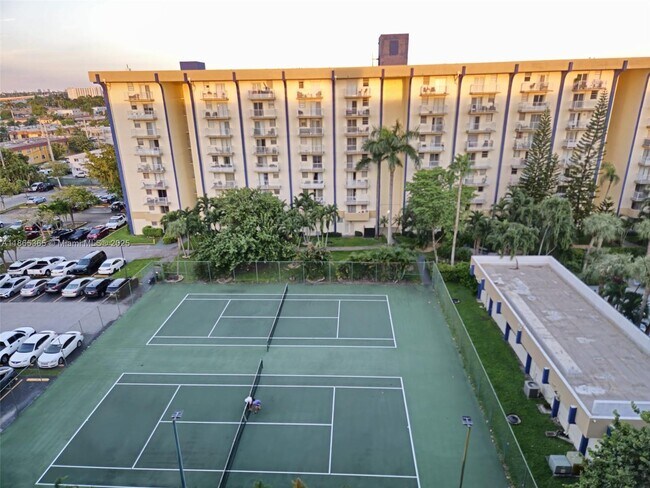 801 NW 47th Ave in Miami, FL - Building Photo - Building Photo