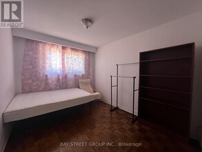 67 Godstone Rd in Toronto, ON - Building Photo - Building Photo
