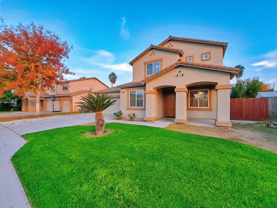 2373 S Playa Ave in Fresno, CA - Building Photo