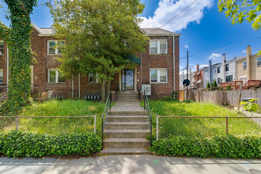 248 Hamilton St NW in Washington, DC - Building Photo