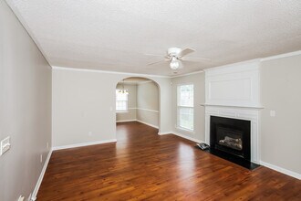 208 Whixley Ln in Lexington, SC - Foto de edificio - Building Photo