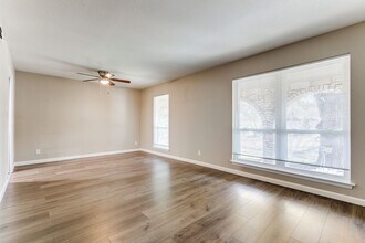 10215 Charter Ridge in San Antonio, TX - Building Photo - Building Photo