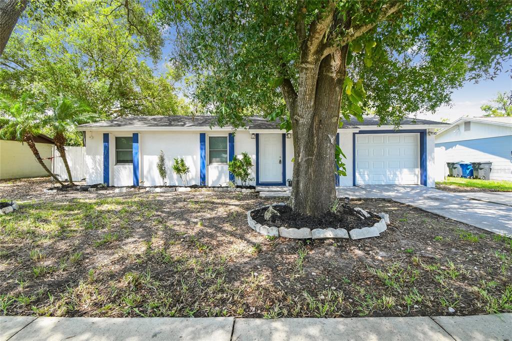3679 Sugarcreek Dr in Tampa, FL - Building Photo