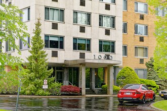 Scarborough House Condominium in Rochester, NY - Building Photo - Building Photo