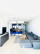 185 SW 7th St, Unit 3502 in Miami, FL - Building Photo - Building Photo