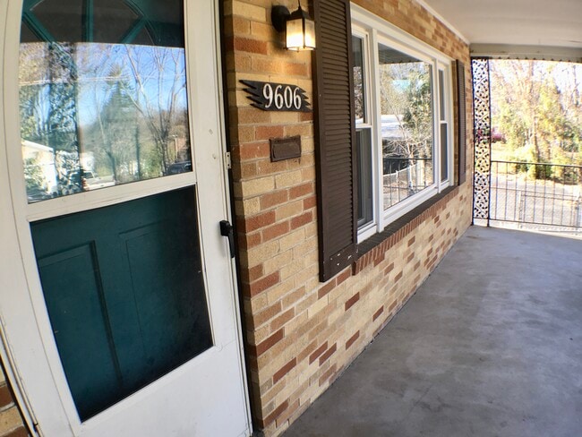 9606 Sievers Ct in Overland, MO - Foto de edificio - Building Photo