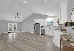 104 Oleander Cir in Panama City Beach, FL - Building Photo - Building Photo