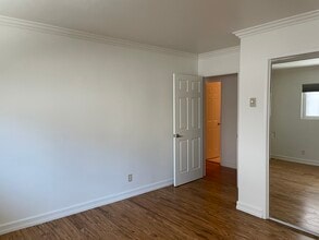 1831 Barry Ave, Unit 4 in Los Angeles, CA - Building Photo - Building Photo