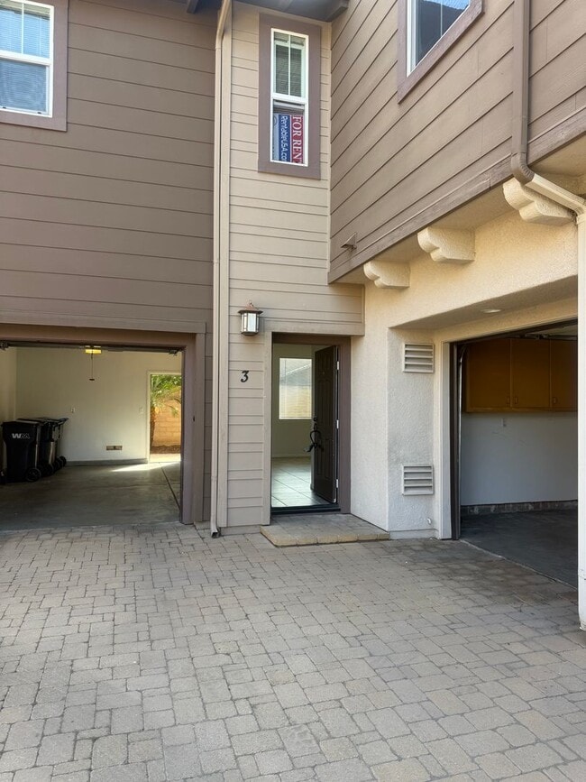 25031 Quince Hill St in Murrieta, CA - Building Photo - Building Photo