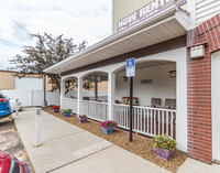 Villiard Square in Dickinson, ND - Foto de edificio - Building Photo