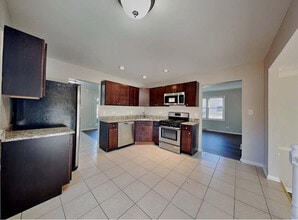 10528 S 83rd Ave in Palos Hills, IL - Building Photo - Building Photo