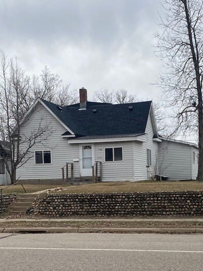 property at 510 6th St SE