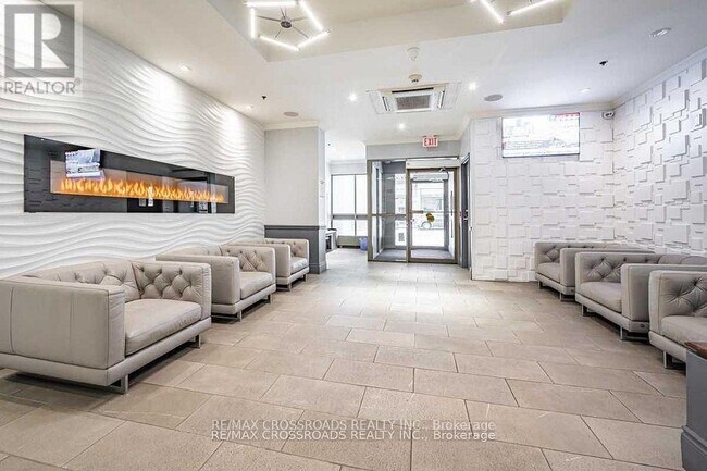 105-1105 Victoria St in Toronto, ON - Building Photo - Building Photo