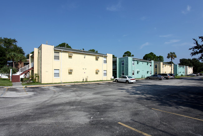 Henley Park Apartments in Orlando, FL - Building Photo - Building Photo