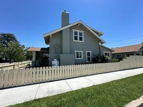 486 Grove St in Bishop, CA - Building Photo - Building Photo