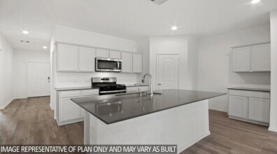 1021 Llano Trl in Dayton, TX - Building Photo - Building Photo