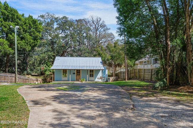 421 E Main St in New Iberia, LA - Building Photo - Building Photo
