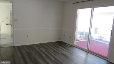 1043 W Areba Ave in Hershey, PA - Building Photo - Building Photo