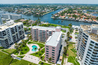 Highland Towers in Highland Beach, FL - Foto de edificio - Building Photo