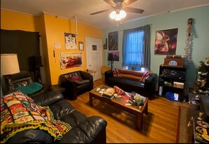 14 Everett St in Somerville, MA - Building Photo