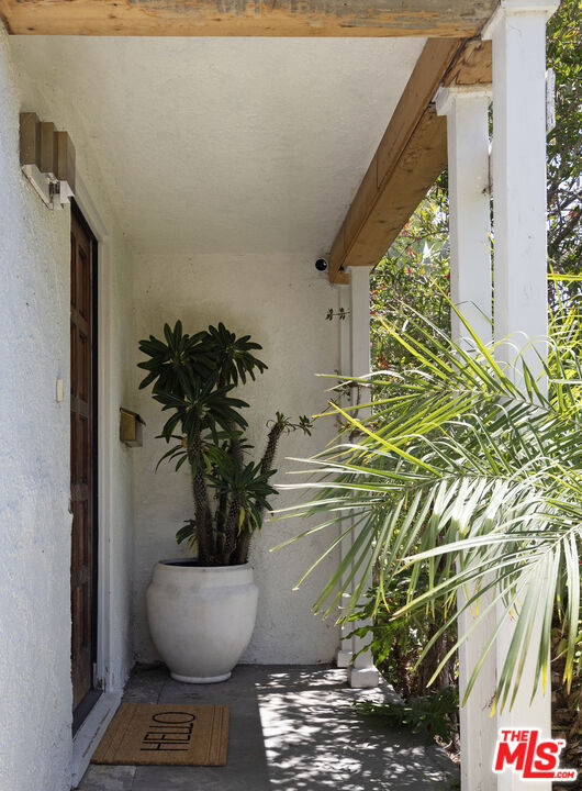 11525 Calvert St in Los Angeles, CA - Building Photo - Building Photo