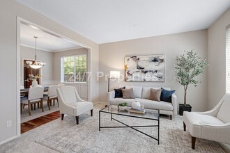 7001 SW Bouchaine St in Wilsonville, OR - Building Photo - Building Photo