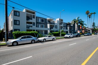 Laurel Terrace in Valley Village, CA - Building Photo - Building Photo