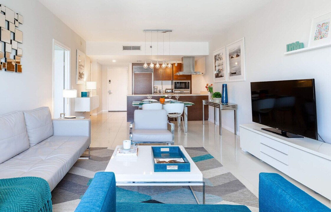 485 Brickell Ave in Miami, FL - Building Photo