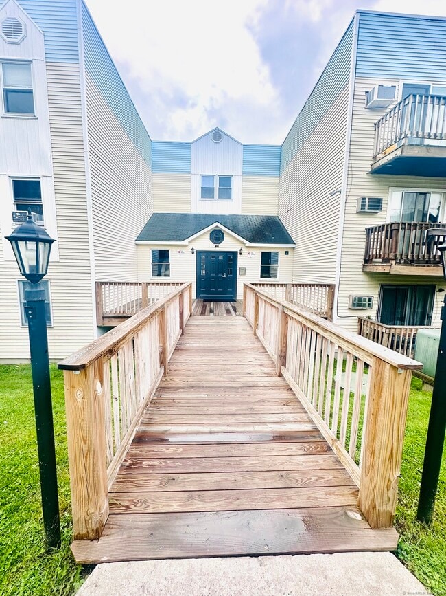 46 Taylor St in Stamford, CT - Building Photo - Building Photo