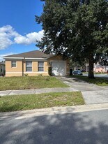 470 Scrub Jay Way in Davenport, FL - Building Photo
