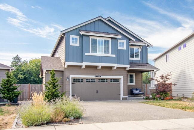 property at 2925 Cassius St NE