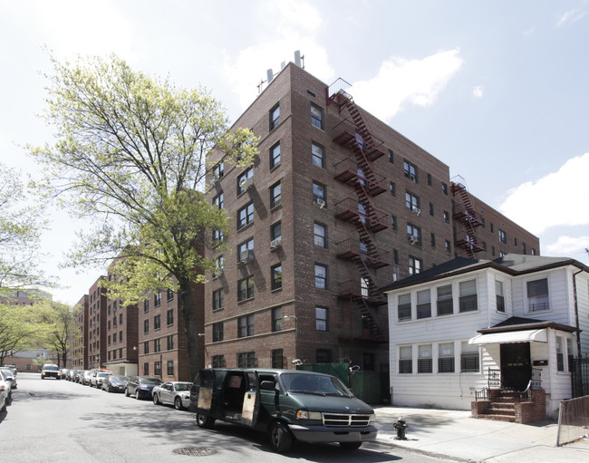 Maria Tirado in Elmhurst, NY - Building Photo - Building Photo