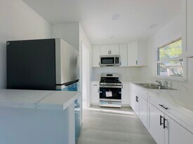 231 E Nicolet St in Banning, CA - Building Photo