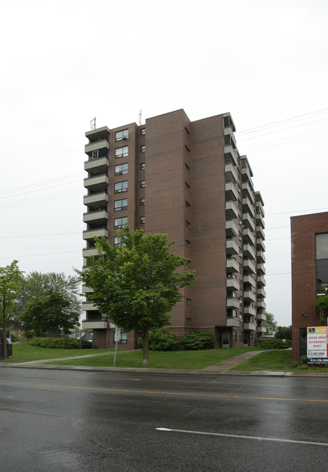 Green Valley Terrace in Ottawa, ON - Building Photo - Building Photo