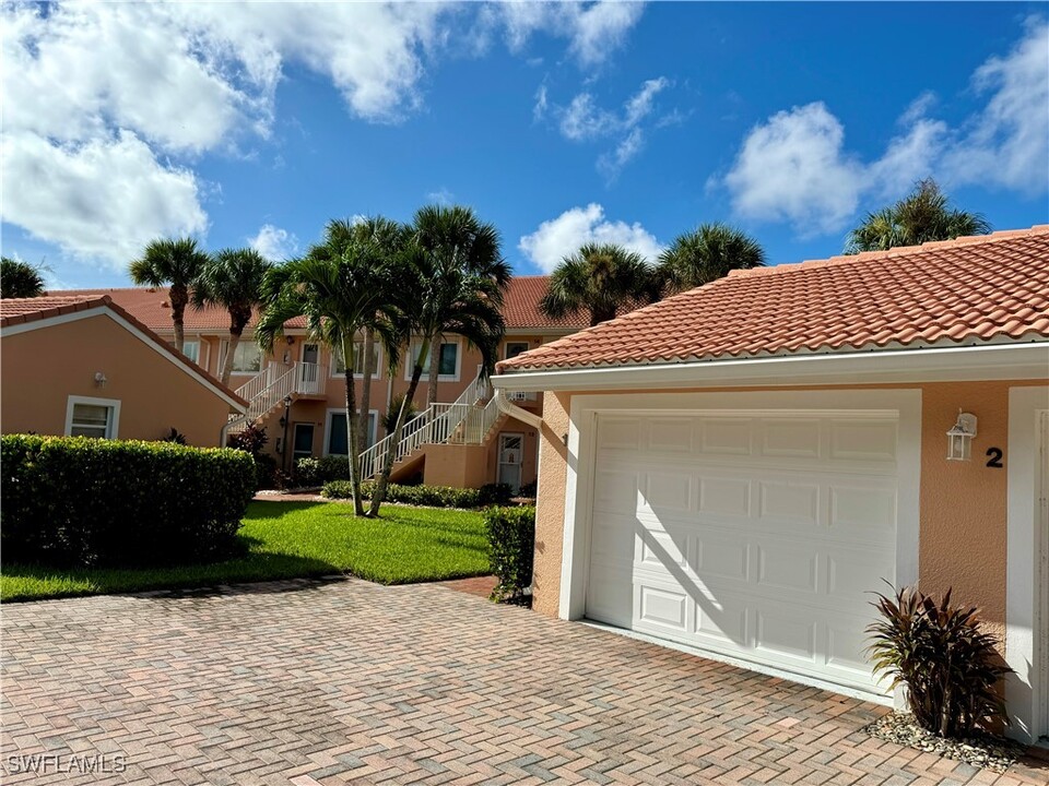 6680 Beach Resort Dr in Naples, FL - Building Photo