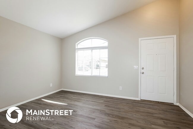 11060 W Lane Ave in Glendale, AZ - Building Photo - Building Photo